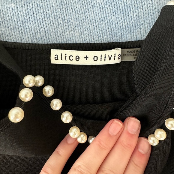 Alice and Olivia Black Pearl Border Top - Picture 3 of 3